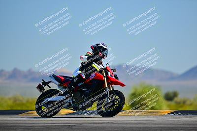 media/Mar-25-2024-Moto Forza (Mon) [[8d4319bd68]]/4-Novice Group/Session 2 (Turn 9 Side)/
